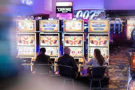 Tampilan studio Live Blackjack gacorboss dengan dealer profesional dan multi-kamera